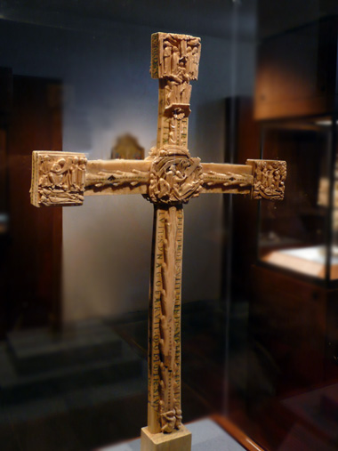 Cloisters Cross Cloisters Cross